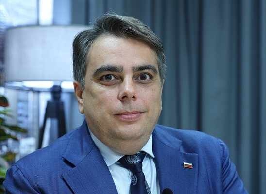 Асен Василев: Минималната заплата за 2027 г. трябва да е поне 690 евро