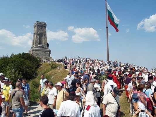 Шипка събира българите за 149 г. от епичните боеве за прохода