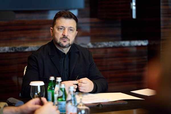 Зеленски: Провеждането на избори по време на война е огромен риск за Украйна
