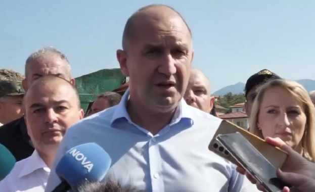 Румен Радев в Струмяни: Държавата няма да изостави хората след бедствието