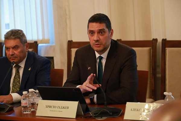 Гаджев от ГЕРБ за музея на Гюров и Кандев: от първата финансова пирамида до килии за патриоти
