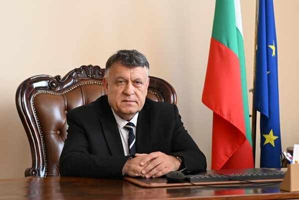 Министър Вълчев: До 10 дни ще предложим мерки за повишаване на дисциплината в училище