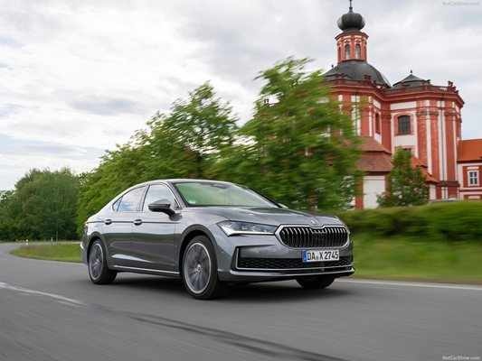 Бъдещето на Skoda Superb е под въпрос