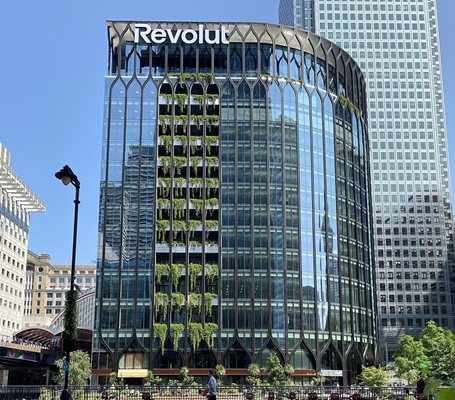 Масов теч на данни в Revolut - компанията измамена от мнима държавна институция