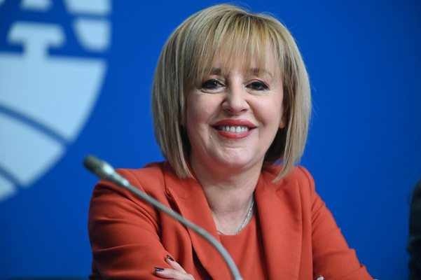 Мая Манолова стана шеф на Комисията за защита на потребителите