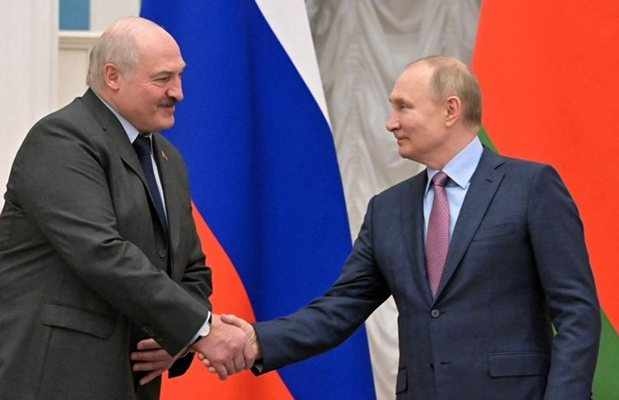 Лукашенко поздрави Путин за 74-ия му рожден ден днес