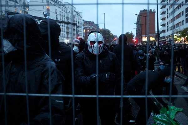 142-ма са арестувани при протестите в Париж